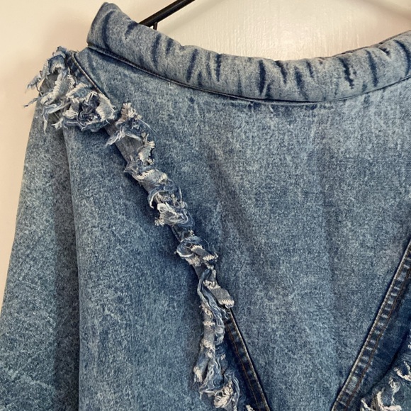 Distressed jean pullover - Picture 2 of 5